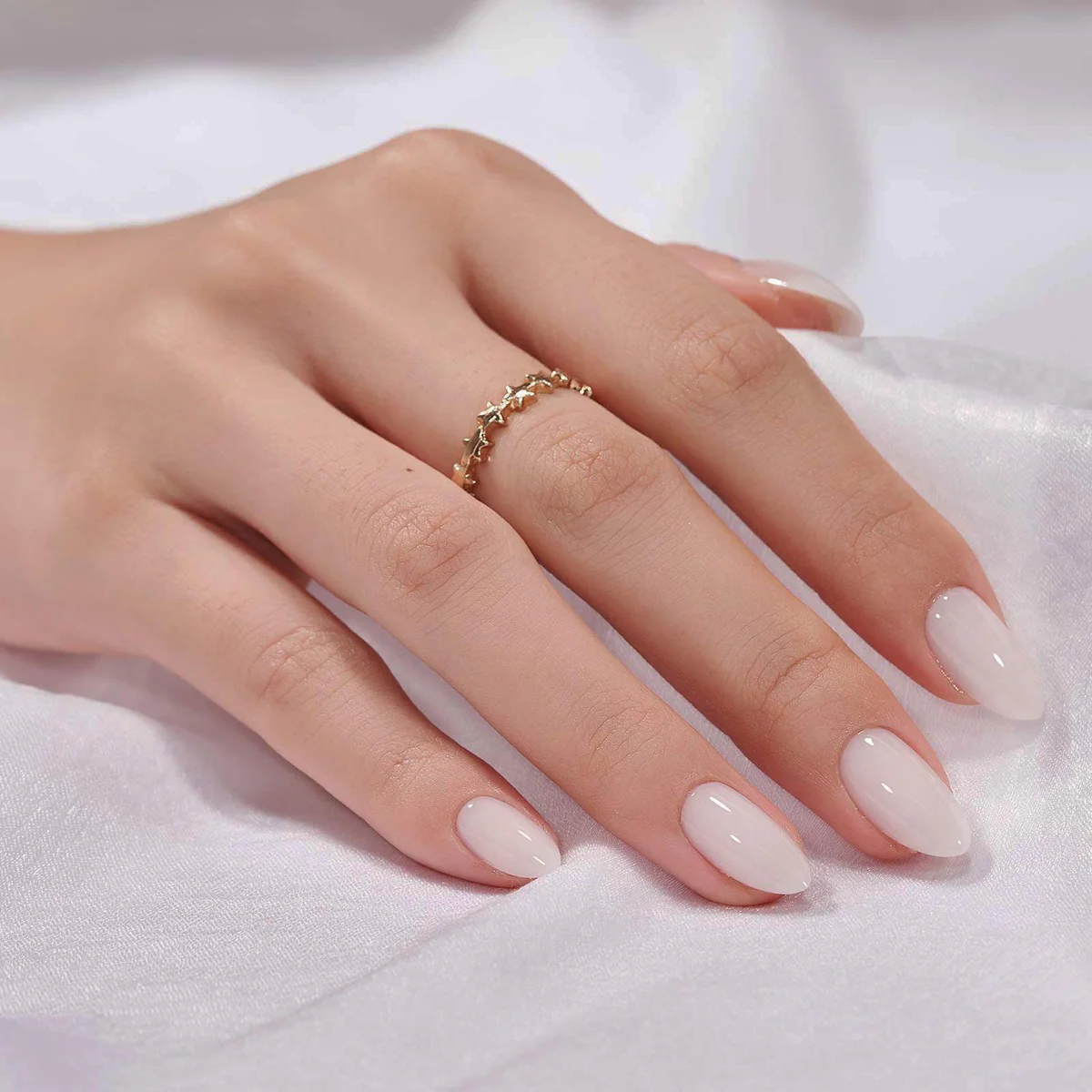 BTArtbox Medium Almond Press On Nails