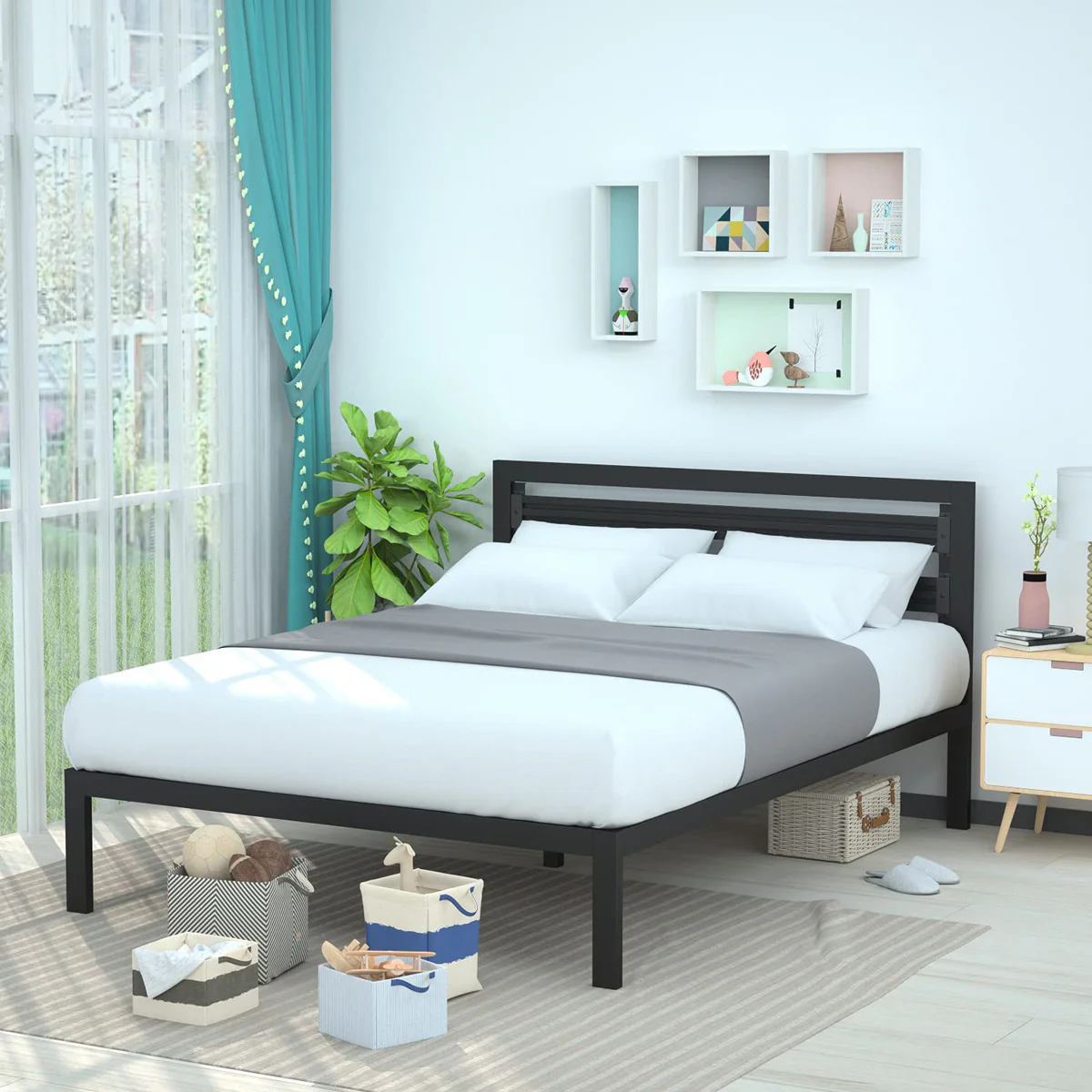 Amazon Basics Metal Bed with Headboard