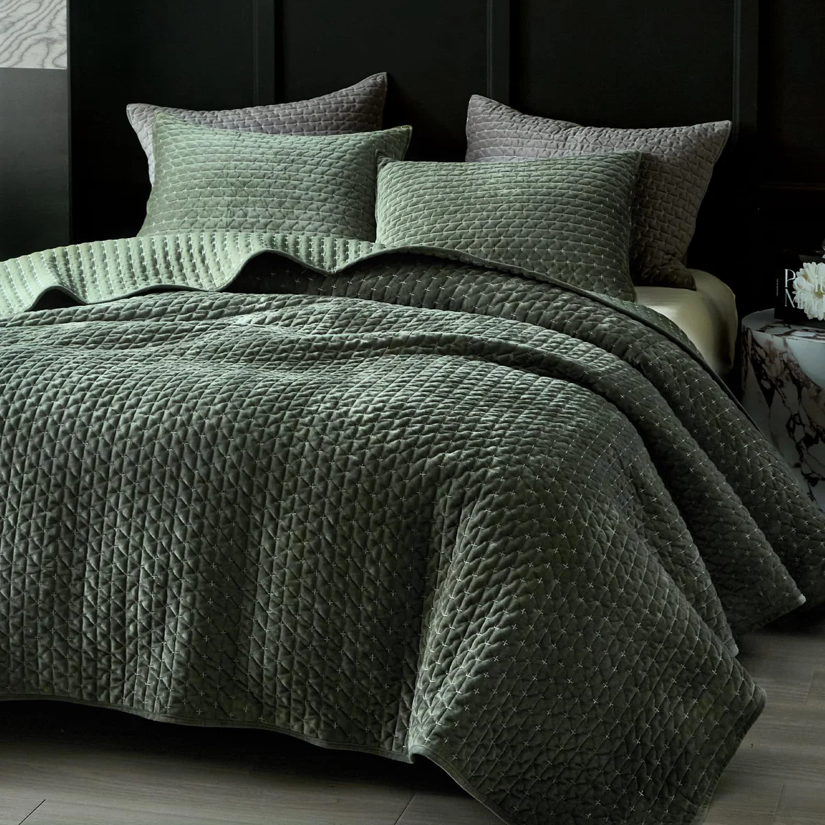 WARMDERN Velvet Quilt Bedding Set