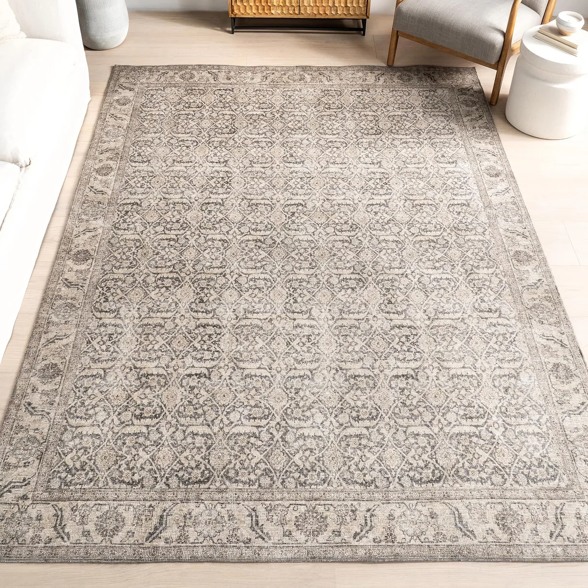 nuLOOM Hillstone Traditional Vintage Medallion Area Rug