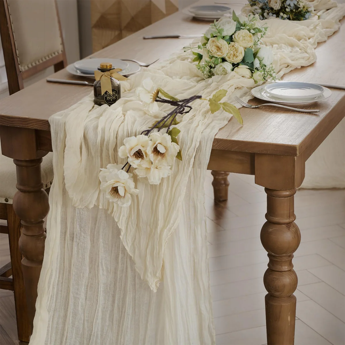 WAITER TREE Cheesecloth Table Runner