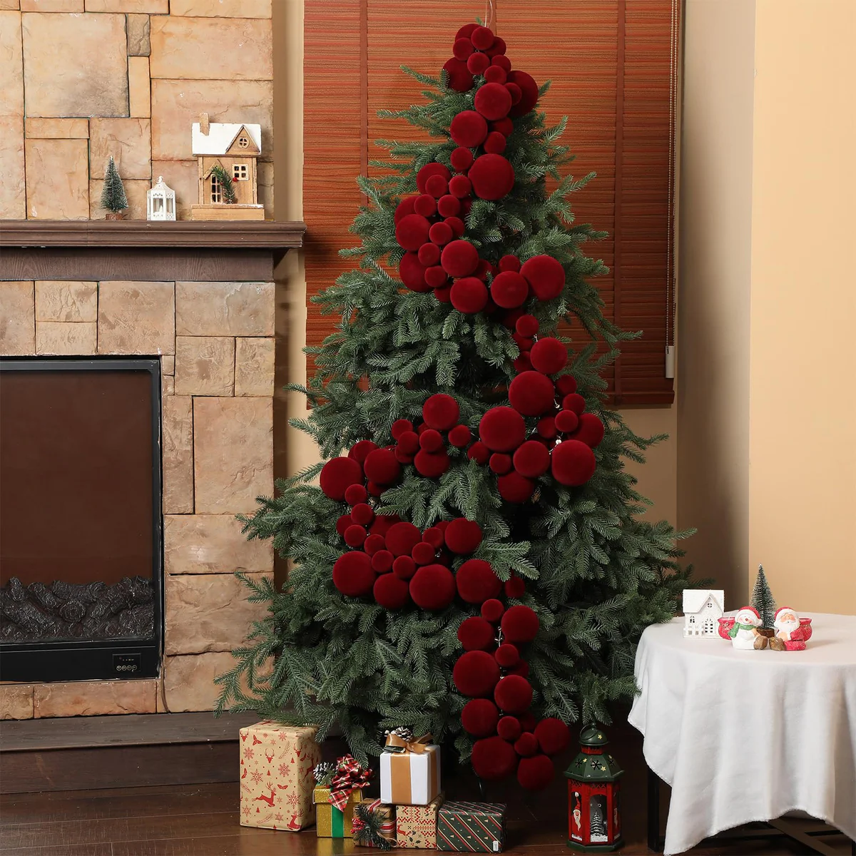 Thiccywoov Ornament Garland