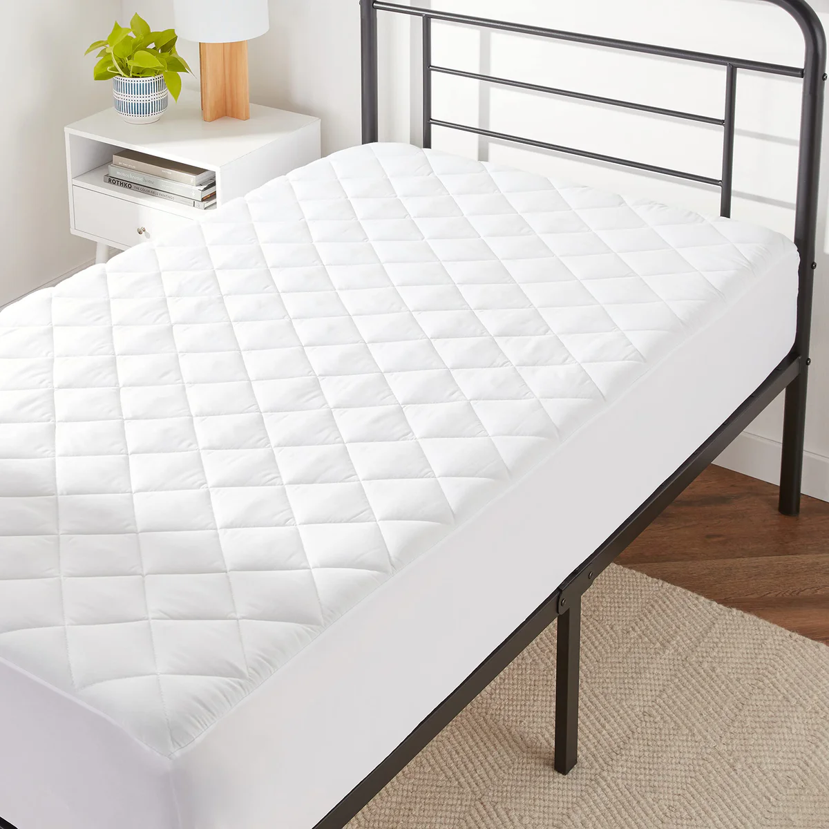 AmazonBasics Hypoallergenic Quilted Mattress Topper Pad Cover