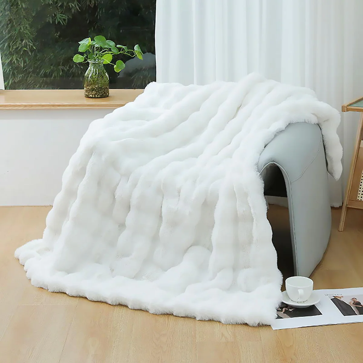 UKELER Faux Fur Throw Blanket  
